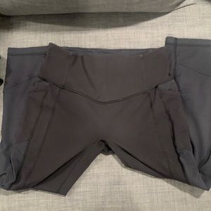 Lululemon set of 2 leggings size 10 (I’ll ship a third one for free, size 8)